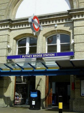Cozy Double Room Next to Putney Bridge and High Street
